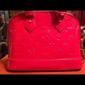 LOUIS VUITTON HANDBAG RED 850$